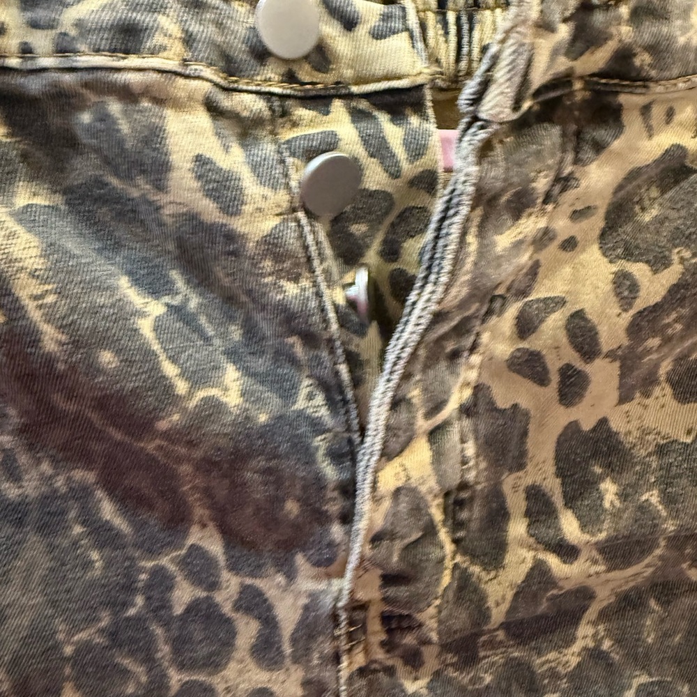 Leopard Print barrel Jeans - Picture 4 of 5